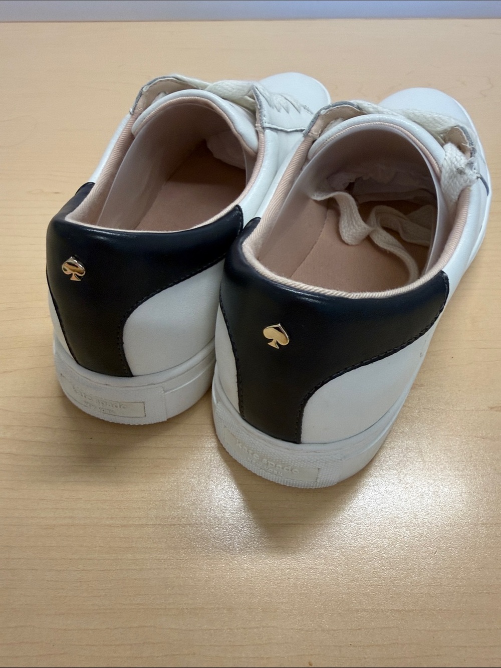 Kate Spade Alanna White Leather Sneakers Navy Accent Excellent Condition 8.5 - Picture 4 of 15